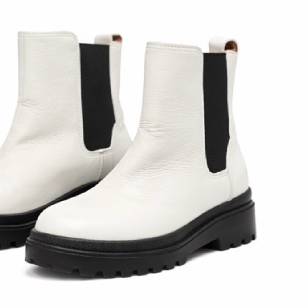 Lucky Brand Chelsea Boots Cream Leather Lug Sole Platform | Women’s Size 9